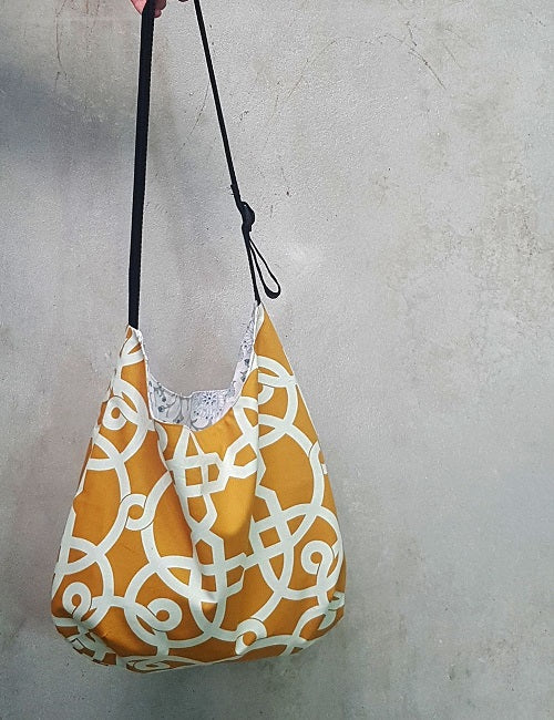 Apporto Shoulder Bag